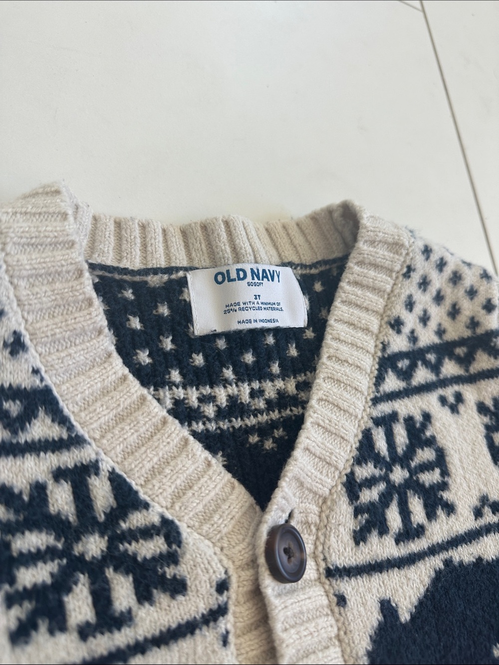 Old Navy Kids Beige and Navy Bear Fair Isle Cardigan 3T - Picture 2 of 2